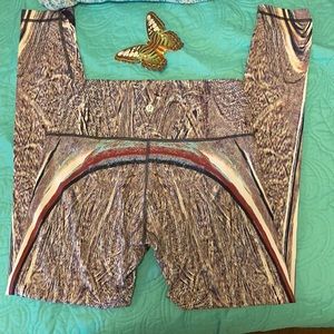 Lululemon leggings 🌈